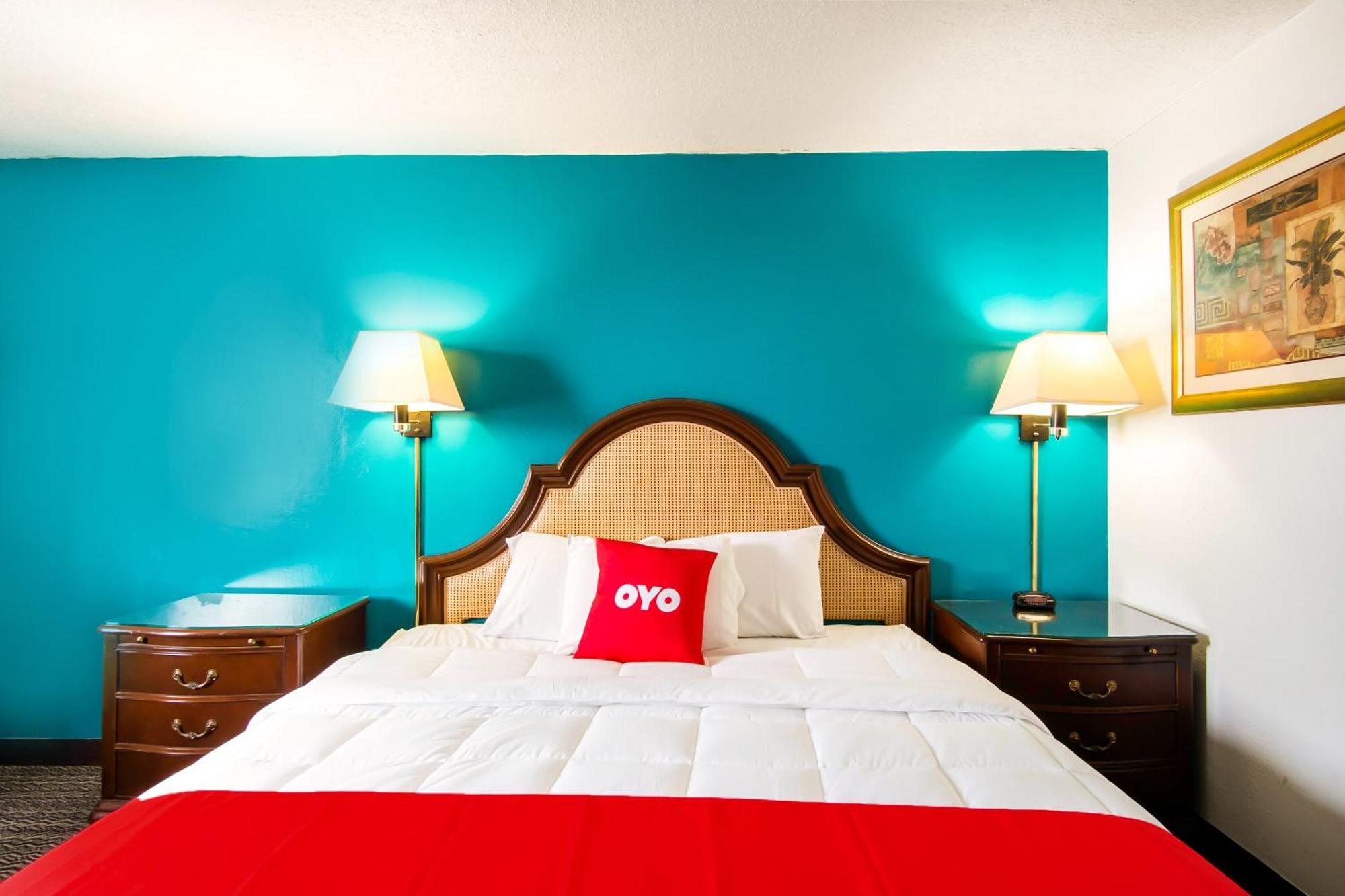 Oyo Hotel Hutchinson West 4Th Ave Exterior photo
